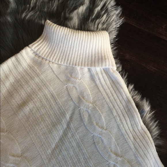 Arden B poncho - Picture 4 of 7